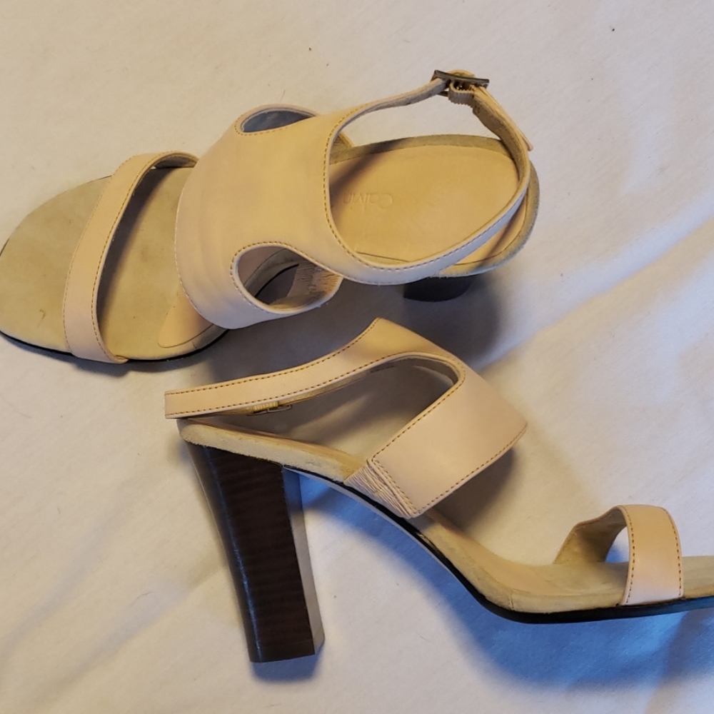 Heels - Picture 3 of 5